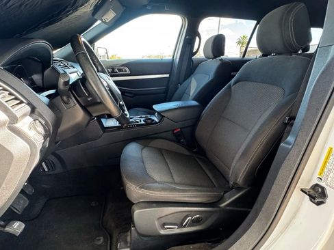Used 2017 Ford Explorer XLT w/ Equipment Group 201A image 35