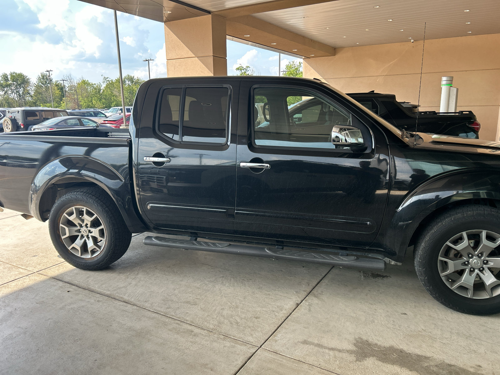 Used 2019 Nissan Frontier SL RWD image 8