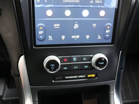 Used 2024 Ford Edge Titanium w/ Equipment Group 301A AWD/4WD image 23