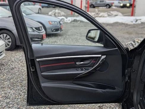 Used 2016 BMW 328i xDrive Sedan AWD/4WD image 9
