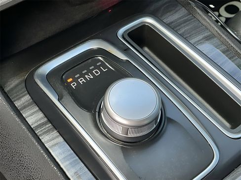 Used 2018 Chrysler 300 Touring w/ Sport Appearance Package image 28