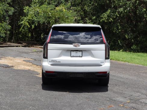 Used 2021 Cadillac Escalade Sport w/ Driver Assist Tech Package AWD/4WD image 6