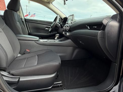 Certified 2025 Nissan Sentra SV FWD image 37