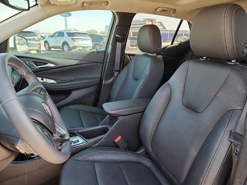 Used 2023 Buick Encore GX Essence w/ Experience Buick Package image 7