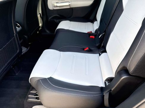 Used 2023 Mercedes-Benz GLB 250 GLB 250 image 16