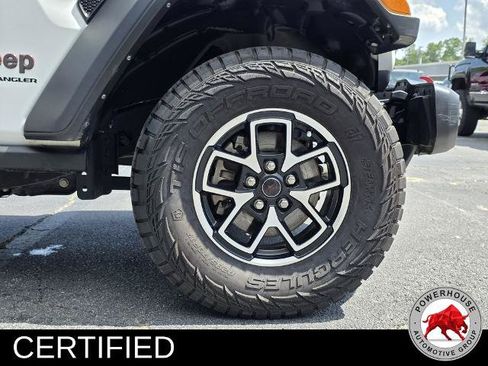 Used 2024 Jeep Wrangler Unlimited Rubicon AWD/4WD image 12