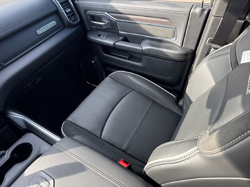 New 2027 RAM 3500 Laramie AWD/4WD image 15
