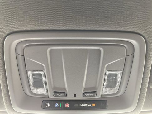 New 2026 GMC Sierra 1500 Elevation image 16