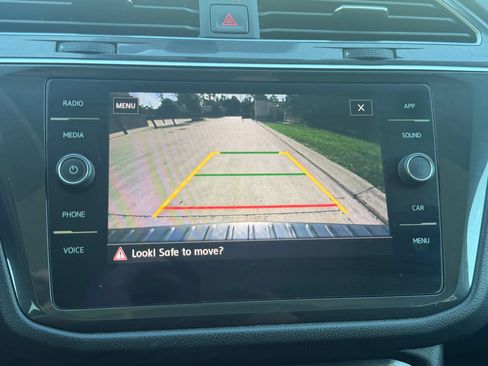 Used 2019 Volkswagen Tiguan SE w/ Panoramic Sunroof Package FWD image 23