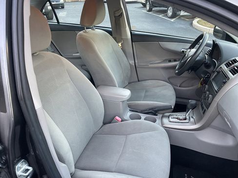 Used 2013 Toyota Corolla LE image 34