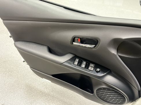 Used 2018 Toyota Prius Prime Advanced image 14