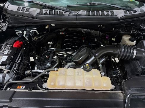 Used 2018 Ford F150 XLT image 33