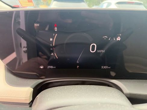 Used 2026 Buick Encore GX Avenir w/ Avenir Technology Package FWD image 6