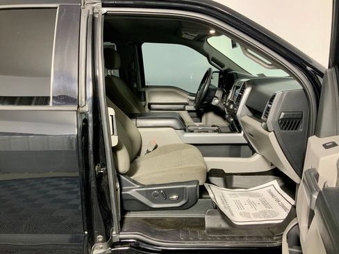 Used 2018 Ford F150 XLT w/ Equipment Group 302A Luxury AWD/4WD image 31