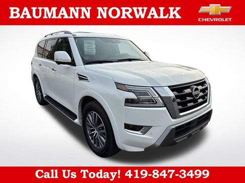 Used 2023 Nissan Armada SL w/ Captain's Chairs Package AWD/4WD image 6