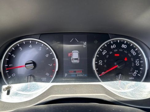 Used 2022 Toyota RAV4 XLE w/ Convenience Package FWD image 24