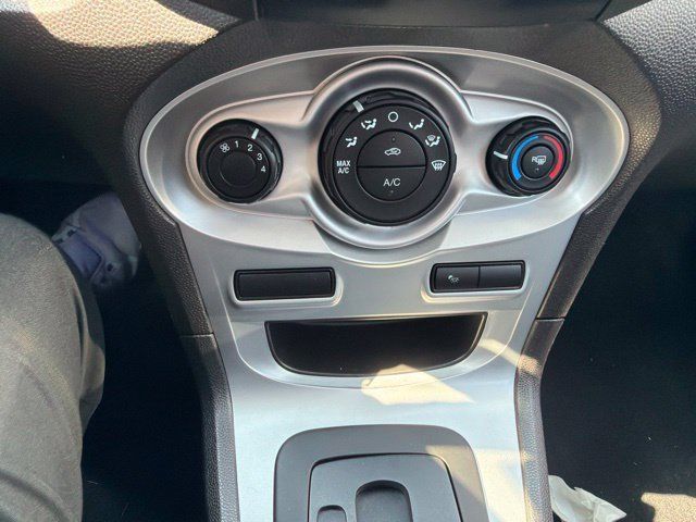 Used 2014 Ford Fiesta SE FWD image 16