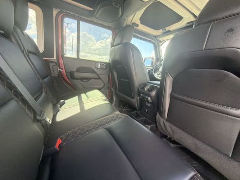 Used 2021 Jeep Wrangler Unlimited Sahara image 13