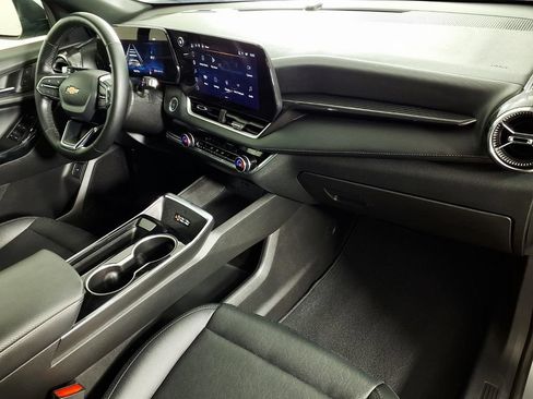 Used 2025 Chevrolet Equinox LT w/ Convenience Package II FWD image 12