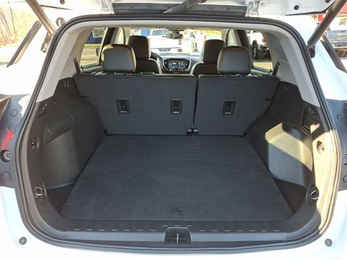 Used 2023 GMC Terrain AT4 image 28