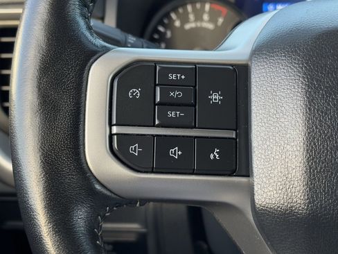 Used 2024 Ford Expedition XLT image 14