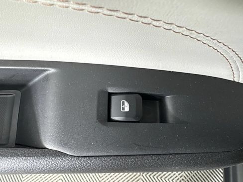 Used 2025 Jeep Compass Limited AWD/4WD image 37