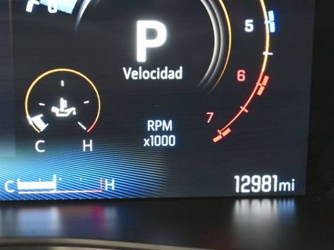 Used 2025 Chevrolet Colorado LT RWD image 10