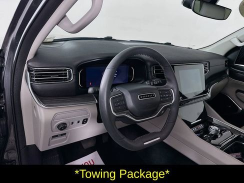 Used 2022 Jeep Wagoneer Series II image 14