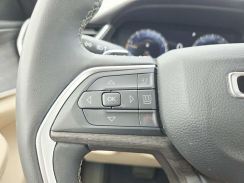 Used 2023 Jeep Grand Cherokee Limited w/ Luxury Tech Group II AWD/4WD image 21