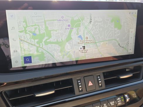 Used 2025 Lexus ES 300h Ultra Luxury w/ Accessory Package (Z2) FWD image 20