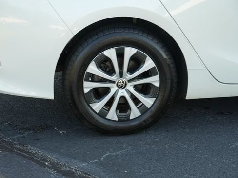 Used 2020 Toyota Prius Prime XLE FWD image 9