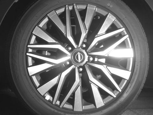 Used 2025 Nissan Altima 2.5 SV FWD image 12