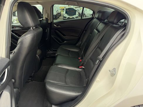 Used 2018 MAZDA MAZDA3 Grand Touring FWD image 10