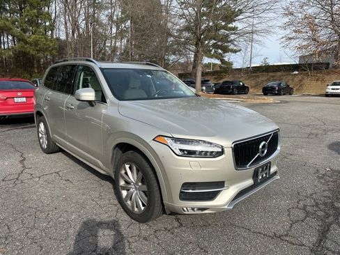 Used 2016 Volvo XC90 T6 Momentum w/ Momentum Plus Package image 3