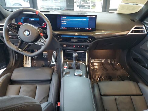 Used 2025 BMW M4 Coupe w/ Executive Package image 10