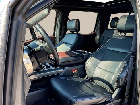 Used 2022 Ford F150 Lariat w/ Equipment Group 502A High image 16