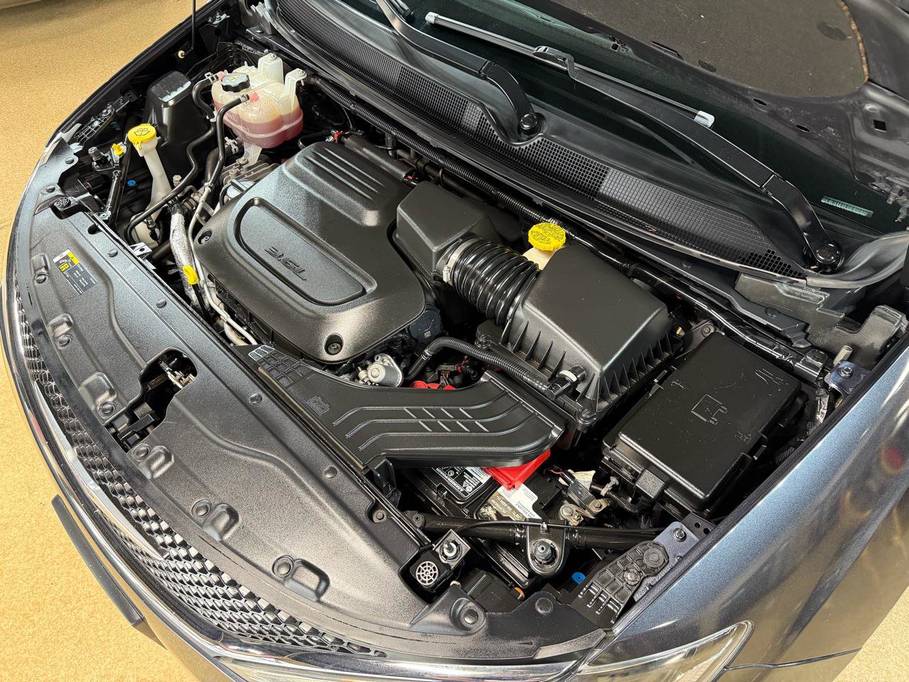 Used 2019 Chrysler Pacifica Touring-L FWD image 58