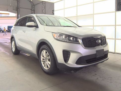 Used 2019 Kia Sorento FWD image 3