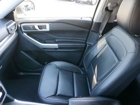 Certified 2022 Ford Explorer XLT w/ Equipment Group 202A image 30