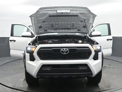Used 2025 Toyota Tacoma TRD Off-Road AWD/4WD image 54
