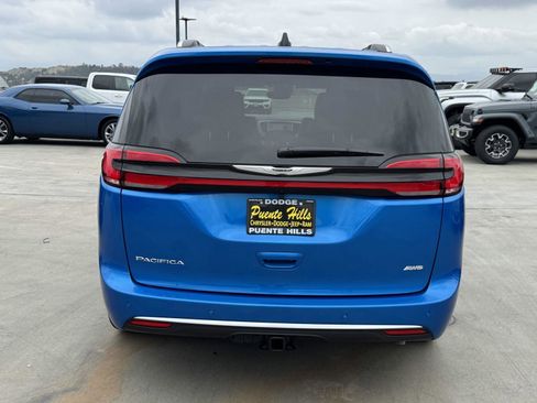 New 2026 Chrysler Pacifica Pinnacle w/ Trailer Tow Group AWD/4WD image 5