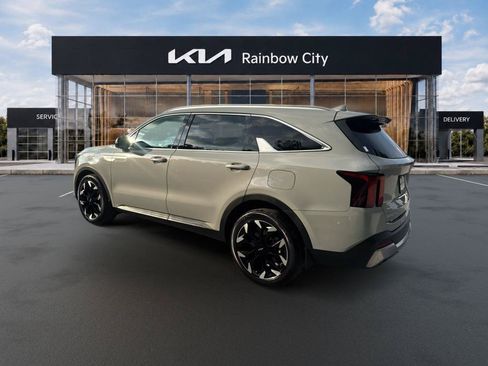 Used 2025 Kia Sorento EX FWD image 7