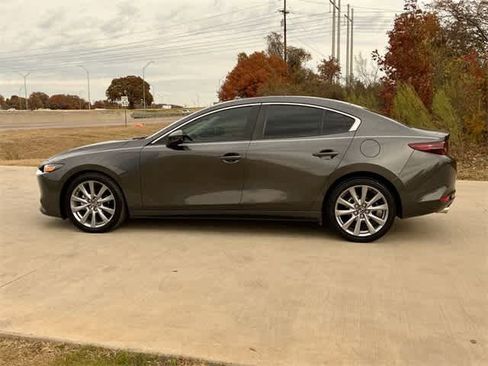 Used 2021 MAZDA MAZDA3 s image 4
