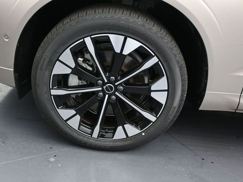 New 2026 Volvo XC60 T8 Plus w/ Protection Package Premier AWD/4WD image 9