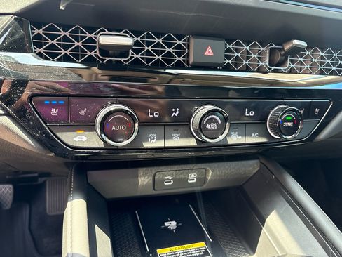 Used 2024 Honda Accord Touring image 19
