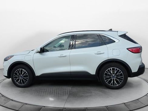 Used 2022 Ford Escape Titanium w/ Class II Trailer Tow Package image 2