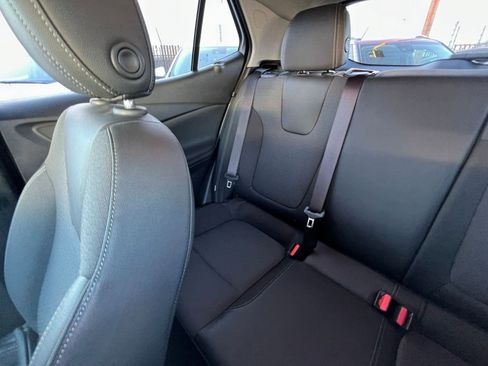 Used 2025 Buick Encore GX Preferred image 38