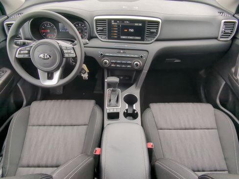 Used 2022 Kia Sportage LX image 17