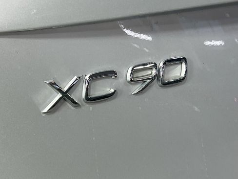 Used 2020 Volvo XC90 T6 Momentum image 34