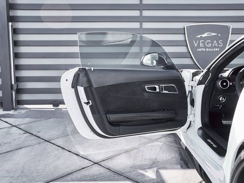 Used 2018 Mercedes-Benz AMG GT R image 39